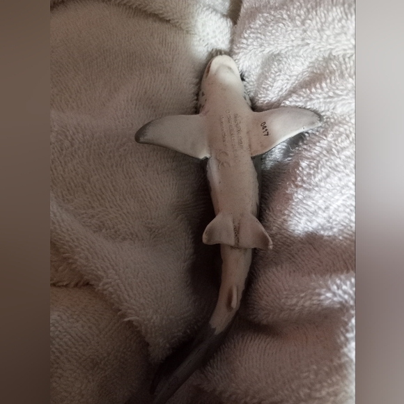 Vintage Shark Toy - Picture 4 of 11
